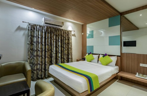Sheshadripuram Hotel | Smilestay Hiland Suites