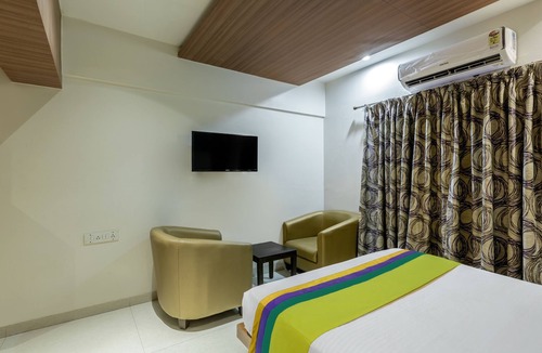 Sheshadripuram Hotel | Smilestay Hiland Suites