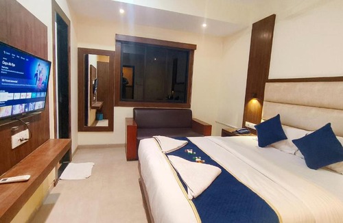 Andheri West Hotel | Smooth Check-in Hotels By Ashraya International - Andheri, Mumbai