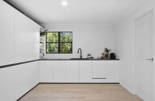 Twin Waters House | Solterra | Luxury 25m Pool, Spa and Coastal Acreage Mudjimba | 5Mins Airport