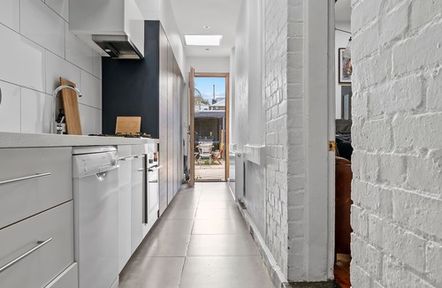 South Melbourne House | South Melbourne terrace house.Short walk to Grand Prix,MSAC,Market,Pet friendly