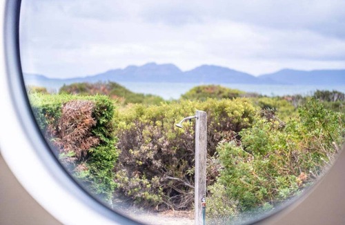 Dolphin Sands House | Southerlys Beach House - Freycinet Holiday Houses