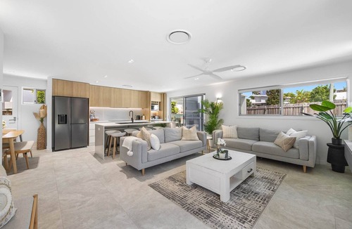 Mooloolaba Apartment | Spacious 4-Bed Coastal Home with Pool