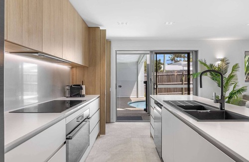Mooloolaba Apartment | Spacious 4-Bed Coastal Home with Pool