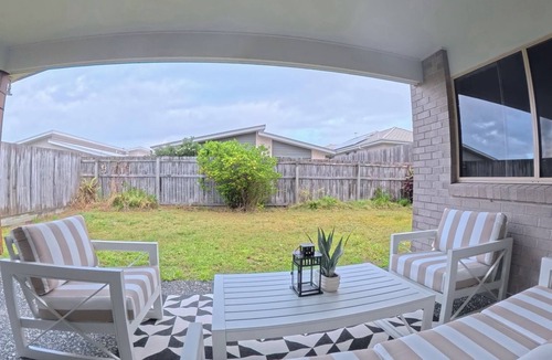 Pimpama House | Spacious 4BR Family Haven Near Gold Coast Theme Parks