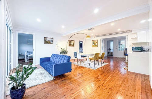 Picnic Point House | Spacious 4BR Home with Swimming Pool | Free Parking