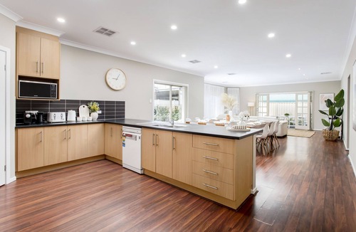 West Croydon House | Spacious 5 Bedroom Home Ideal for Families and Large Groups