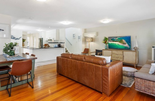 Mudjimba House | Spacious & Sunny 3-Bed Beachside Home