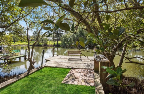 Tuncurry House | Spacious. Tropical. Waterfront.