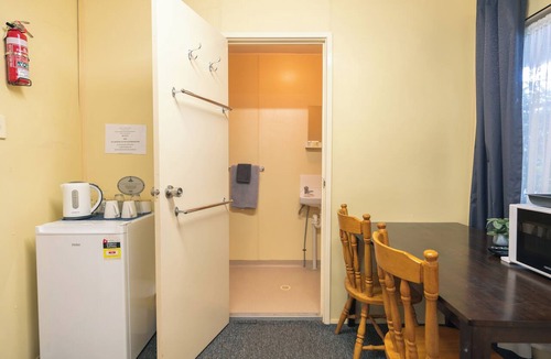 Woolundunga Hotel | Spear Creek Holiday Park