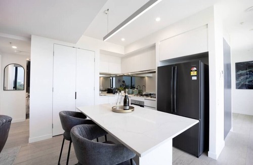 Spring Hill Apartment | Spring Hill: 2BR, 1 CAR close to Brisbane CBD