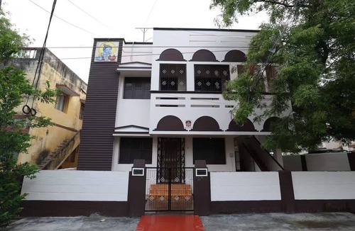 Srirangam House | Sri Gokulam Courtyard Home 10min walk to the Temple