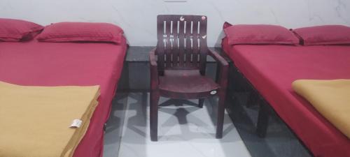 Adoni Hotel | Sri Padhmavati Divine Stay Mantralayam