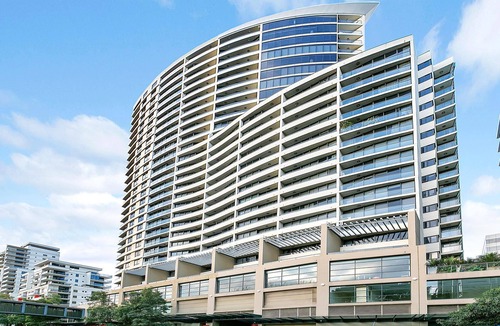 St. Leonards Apartment | St Leonards- FW206 Herbert Street - Spacious 1BR + Study with Balcony Near Cafes Transport