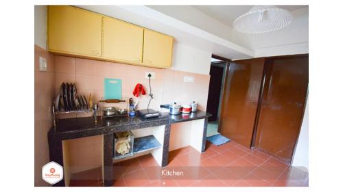 Hampankatta Apartment | StayMazing KMC Abode- 2BHK AC Serviced Apt-City Centre-5 Mins to Central Railway Station