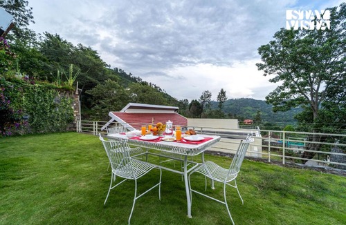 Wellington Villa | StayVista at Mayfield Valley with Lawn & WiFi