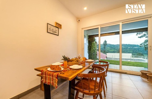 Wellington Villa | StayVista at Mayfield Valley with Lawn & WiFi