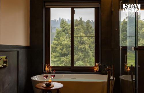 Wellington Villa | StayVista at The Hydrangeas with BBQ & Bonfire