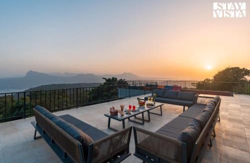 Kadadhe Villa | StayVista's Esperanza - 5BHK Pet-Friendly Villa with Bar