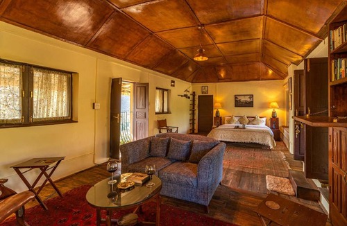 Dharamshala Villa | StayVista's Tea House - 2BHK with Valley View & Alfresco Dining