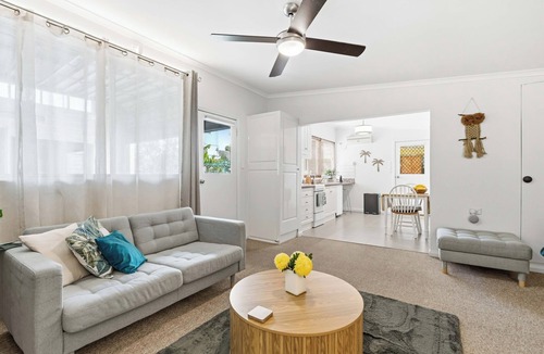 Grange Apartment | Steps to Sea, Moments to City | Peaceful Plant-Based Coastal Retreat