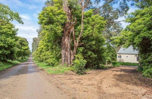 Red Hill South Hotel | Stringybark Cottage B&B