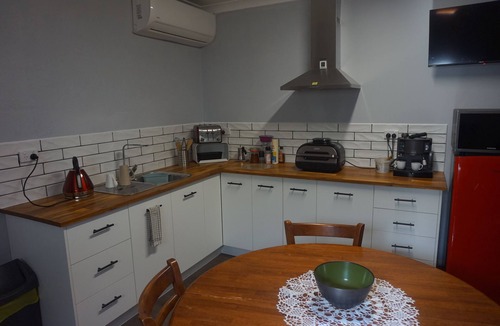 Axedale Apartment | Studio Apartment located on the fringe of Axedale in Central Victoria.