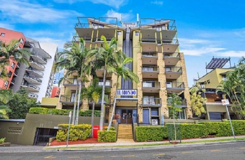 Kangaroo Point Hotel | Studio Room