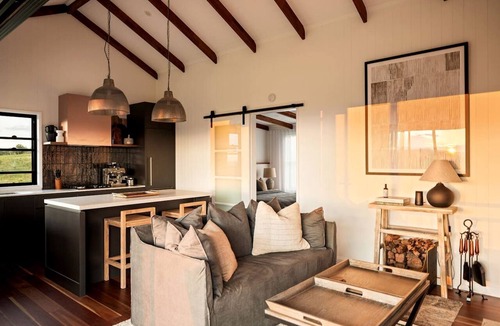Neumgna Cabin | Stunning Cabin with a Private Hot Tub and Views of Bunya Mountain, Perfect for a Queensland Getaway