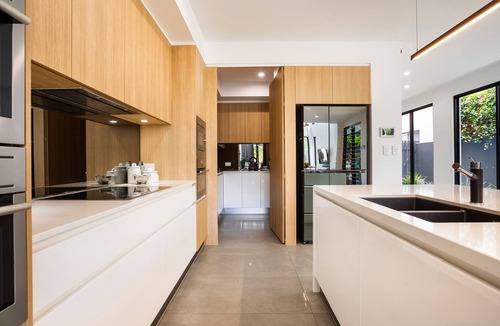 Surfers Paradise House | Stunning Waterfront Home in Surfers Paradise. Heated Pool and Pet Friendly