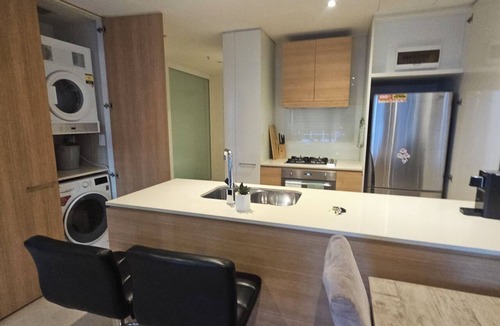 Parramatta Apartment | Stylish 2-Bedroom Apartment in Parramatta CBD | Pool, Cinema, Gym & Rooftop Bar