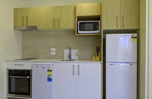 Windsor Apartment | Stylish 2bedroom top level apartment