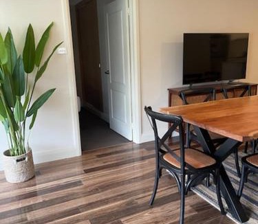 Turvey Park House | Stylish 4 Bedroom Urban Retreat