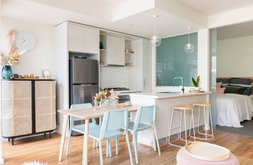 Pascoe Vale South Apartment | Stylish apartment close to amazing Melbourne offerings.