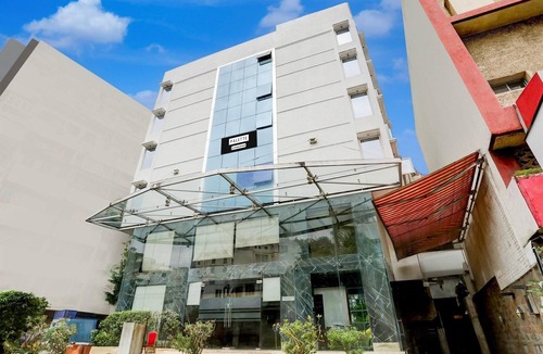 Ahmedabad City Centre House | Stylish & Modern Stays at Palette River Front