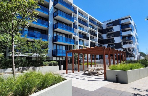 Cheltenham Apartment | Stylish two-bedroom stay near Southland, beach, cafés, dining, and trains.