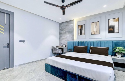 Kochi House | Suite Room Clubhouse Vytilla Kochi