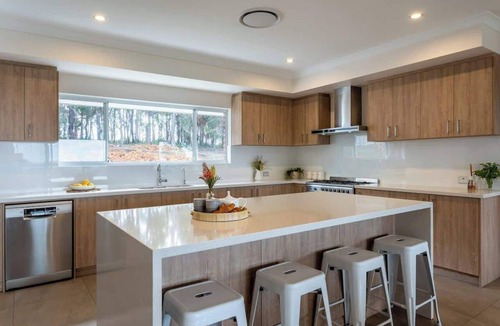 Yallingup Siding House | Summerville Treetops: A Stunning Valley Retreat