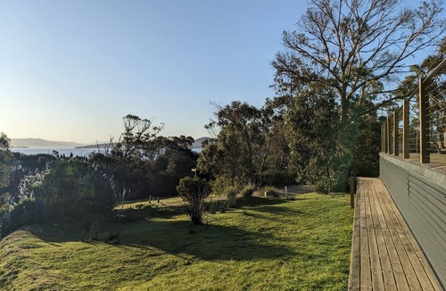 Alonnah House | Sun-drenched with spectacular views. Central location for exploring Bruny.