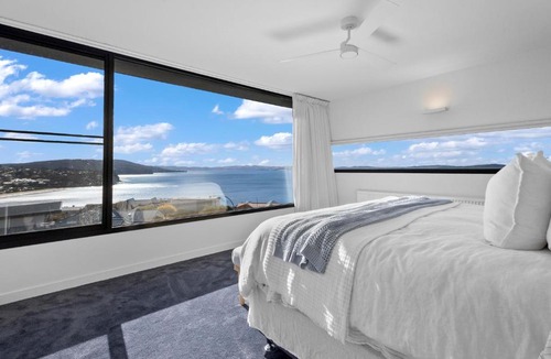 Blackmans Bay House | Suncoast Summer House - Stunning River Derwent Vista