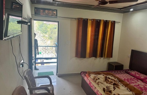 Gaurikund Hotel | Sunil Lodge