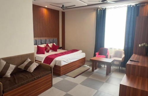 Lansdowne Hotel | Sunny Pines Resort