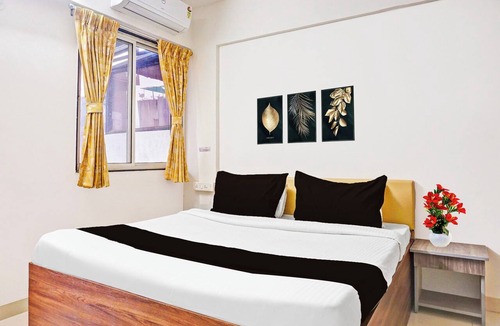 Aundh Hotel | Super Collection O Baner