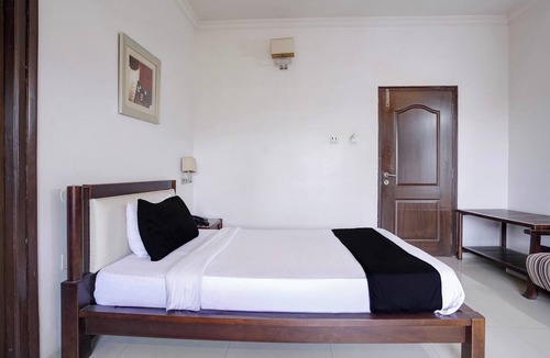 Kamalapur Hotel | Super Collection O Hosepet College Road