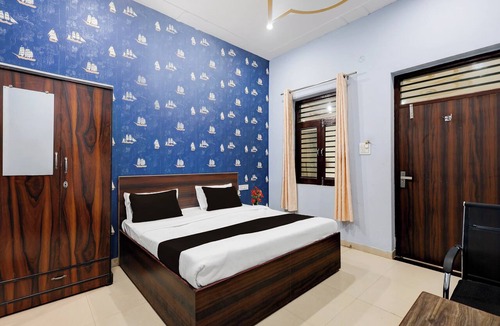 Vrindavan Hotel | Super Collection O Iskcon Vrindavan
