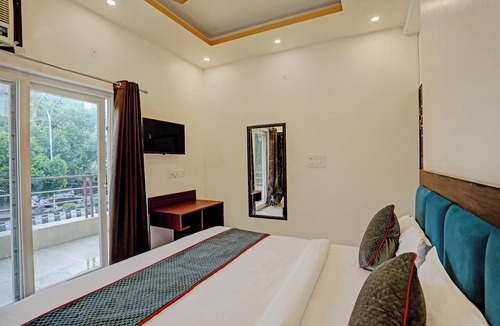 Noida Hotel | Super Collection O Sector 55 Noida
