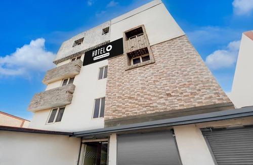 Madurai House | Super Hotel O Anna Nagar Madurai