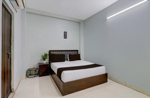 Greater Noida Hotel | Super Hotel O Dadri Main Road Greater Noida