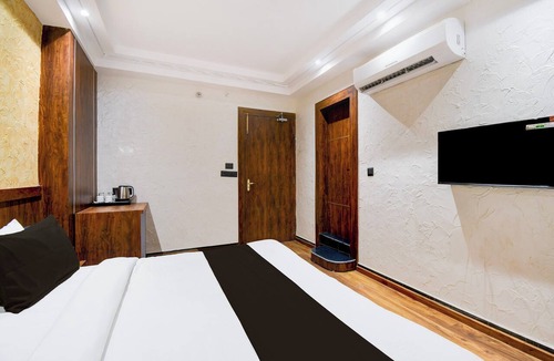 Civil Lines Hotel | Super Hotel O Prayagraj Junction
