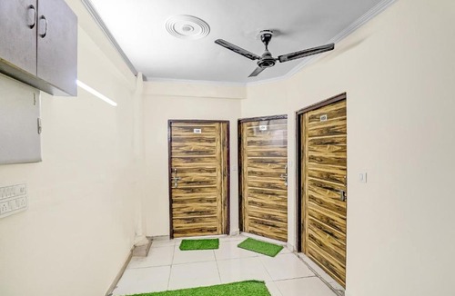 Greater Noida Hotel | Super Hotel O Shankar Hotel Ghaziabad Railway Station